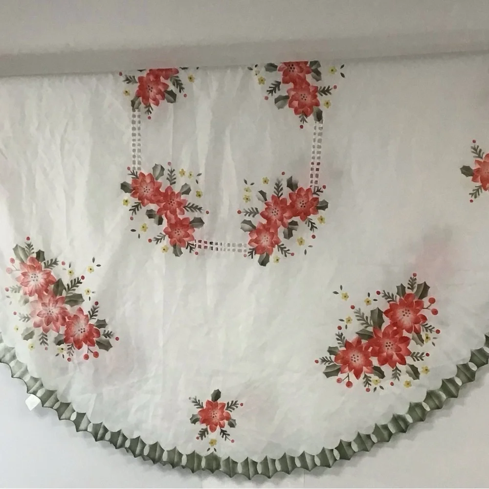 Christmas Tablecloth with Ruffled Edge ☃️